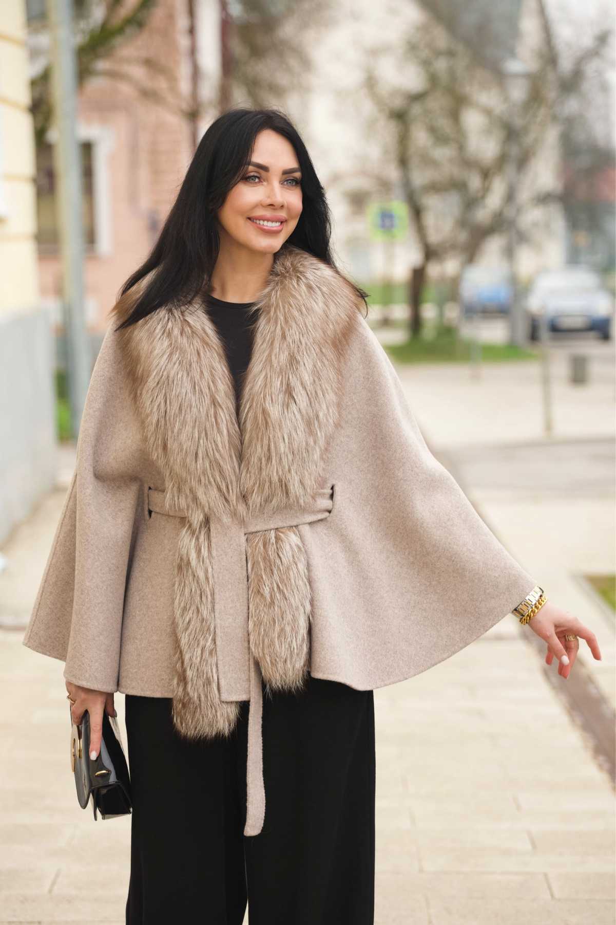 Купить женское пальто пончо из шерсти и кашемира с мехом лисы LOUISA